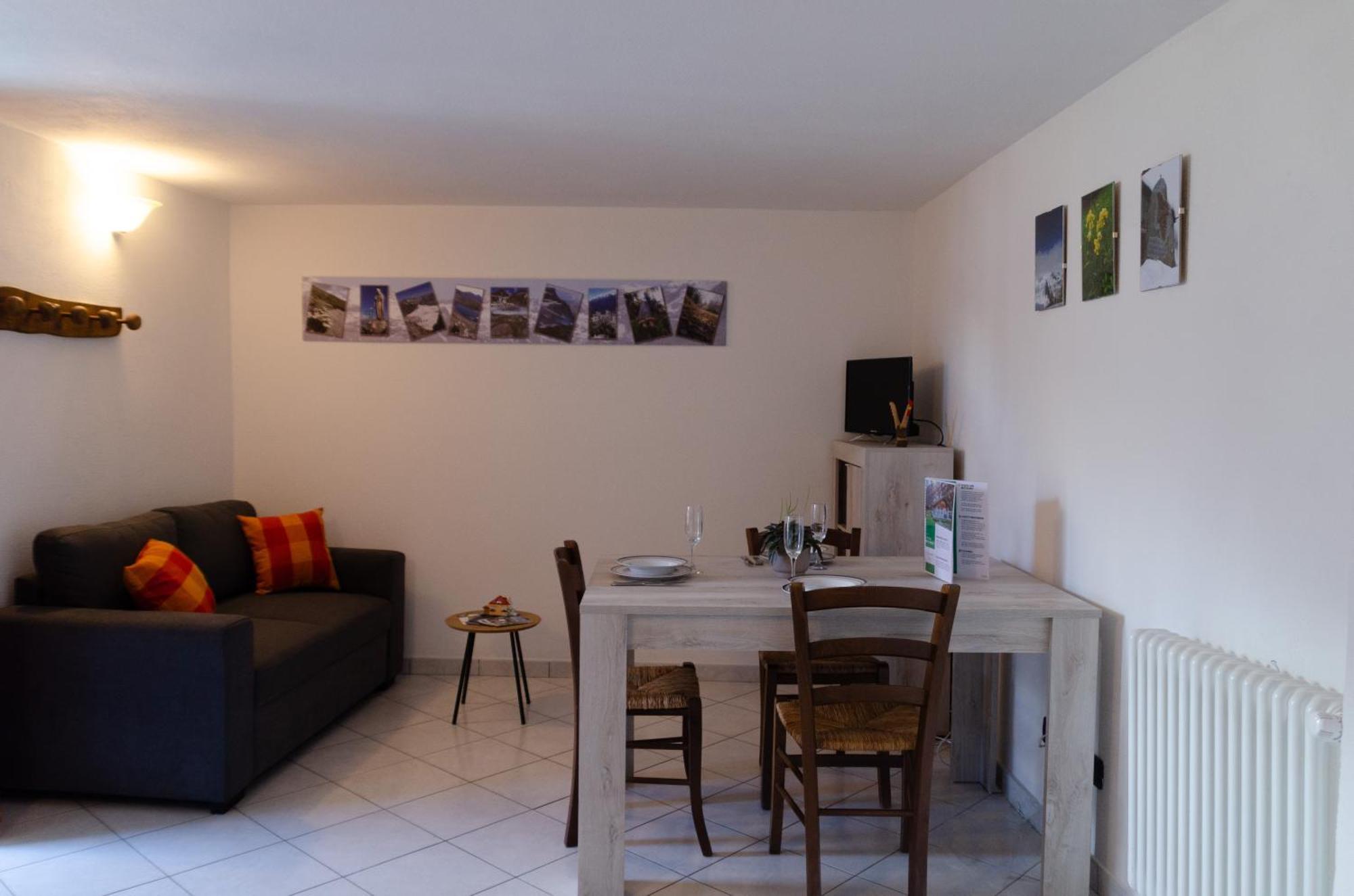 Villa La Casa Degli Aromi - Vista Montagna E Relax à Aoste Extérieur photo