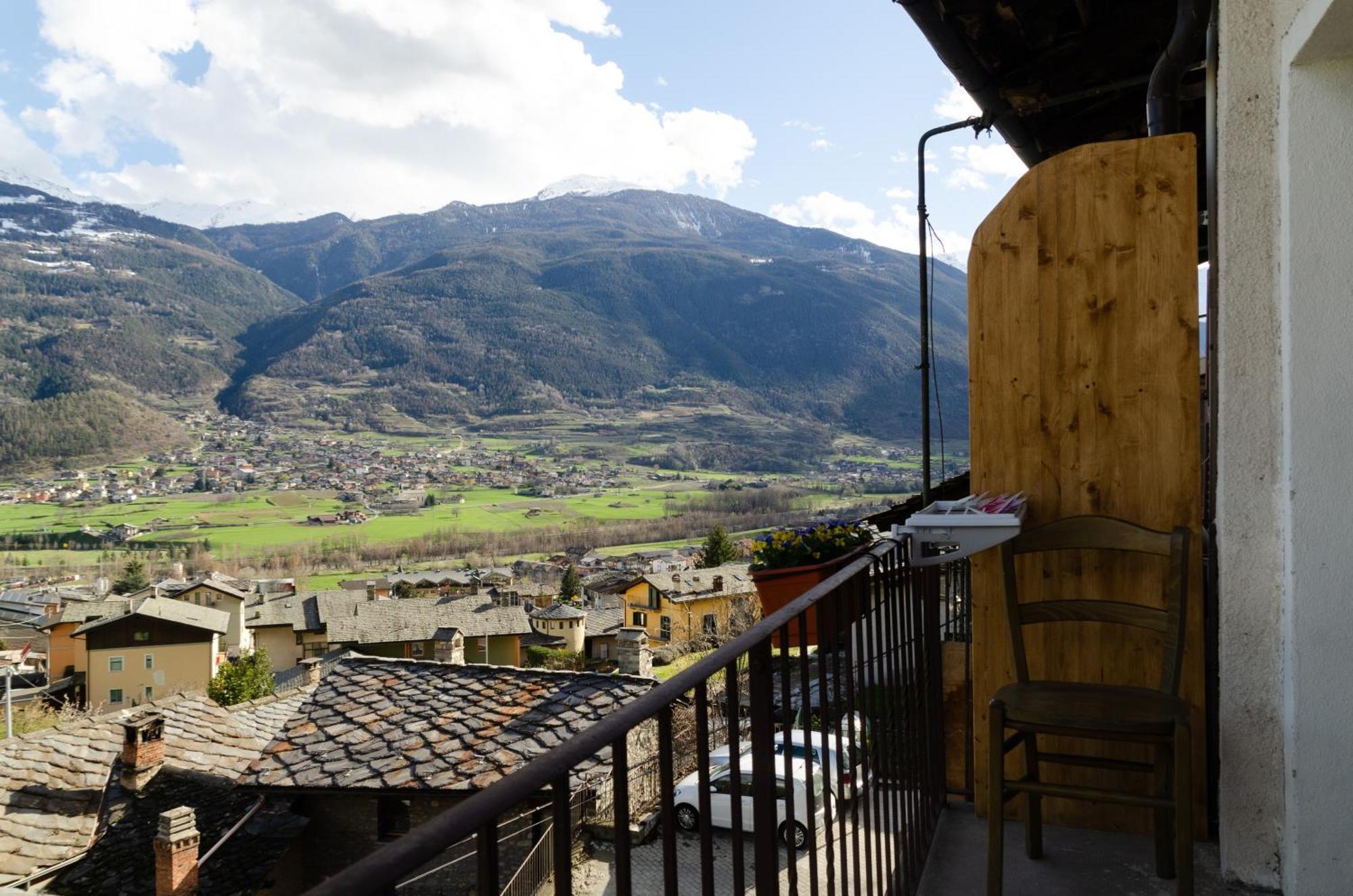 Villa La Casa Degli Aromi - Vista Montagna E Relax à Aoste Extérieur photo