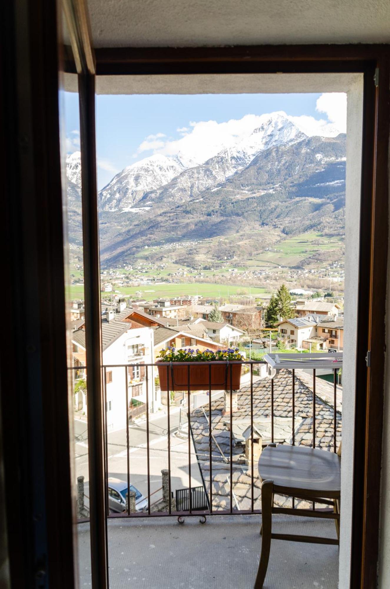 Villa La Casa Degli Aromi - Vista Montagna E Relax à Aoste Extérieur photo