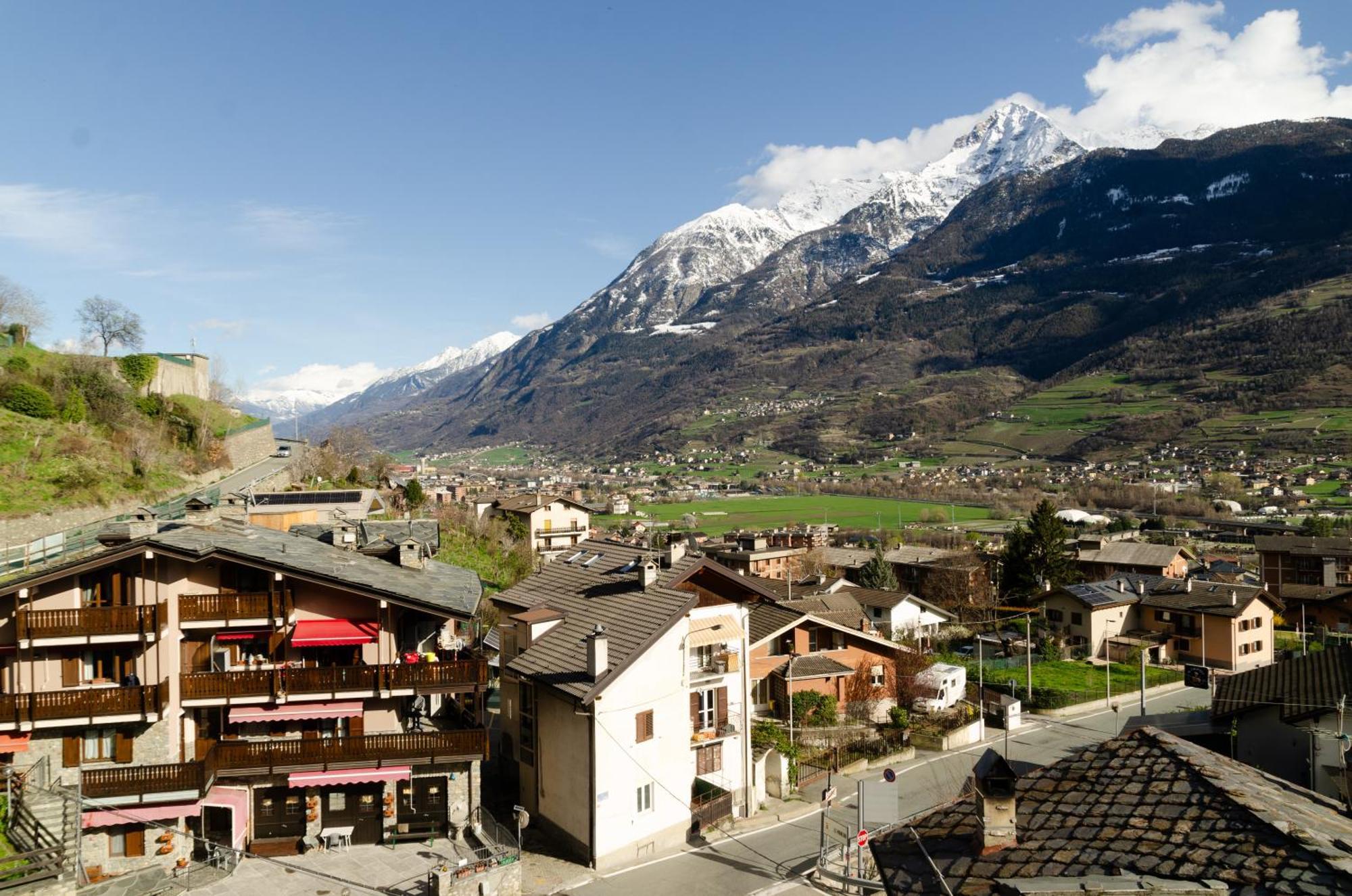 Villa La Casa Degli Aromi - Vista Montagna E Relax à Aoste Extérieur photo
